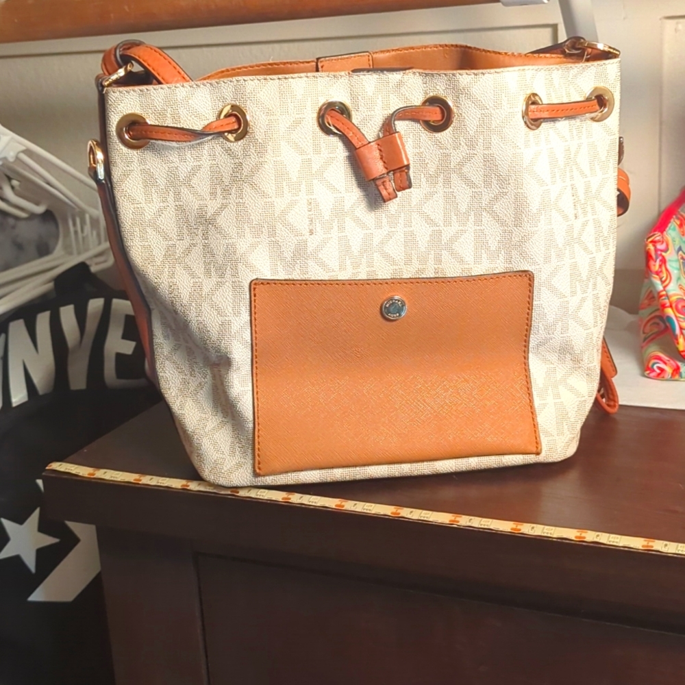 Michael kors purse